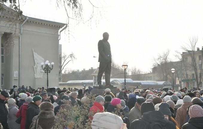 памятник мочалов