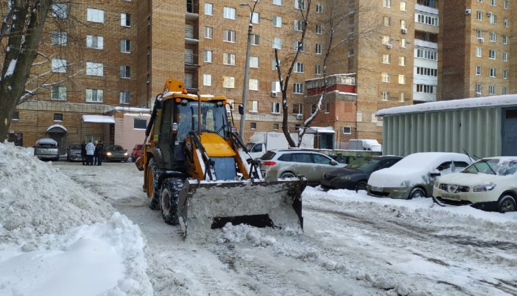 работы по ликвидации последствий снегопада