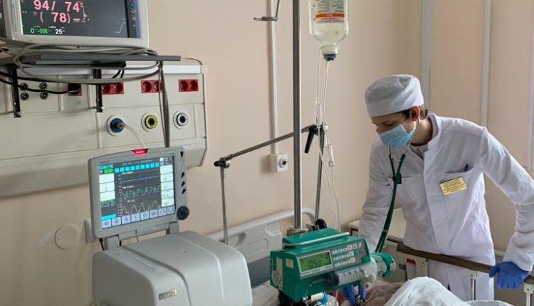27 молодых специалистов с высшим медицинским образованием