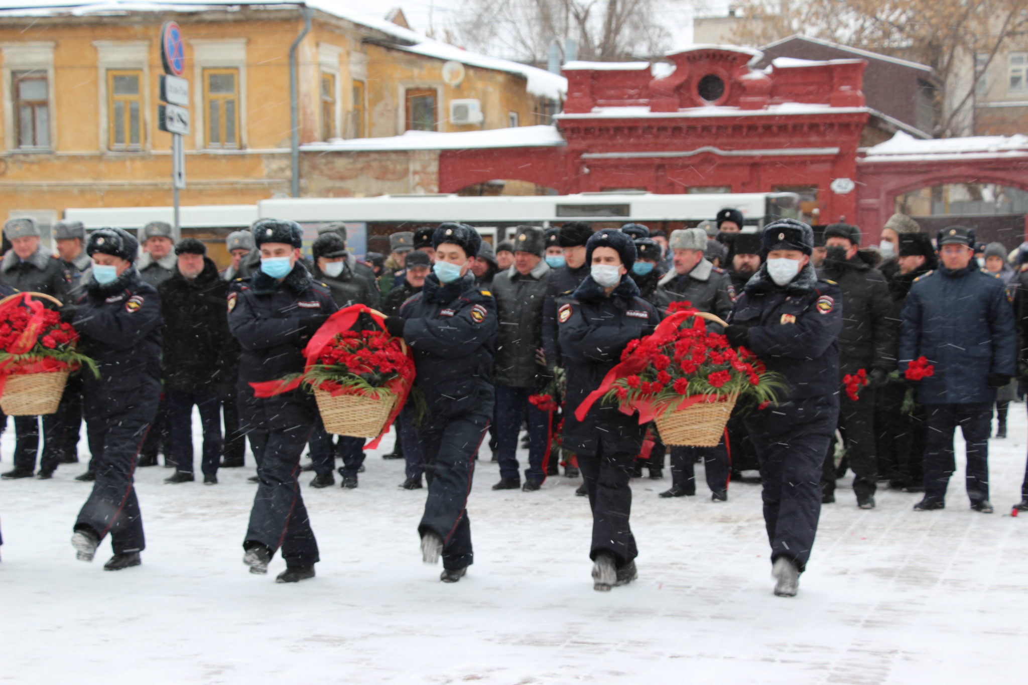 Память сотрудникам внутренних дел. Пожар в Самаре УВД 1999. Пожар в здании ГУВД В Самаре 1999. 1999 – ГУВД В Самаре. Пожар в здании ГУВД Г Самара.